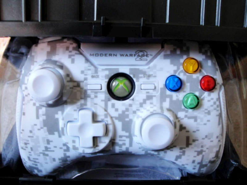 Illustration for article titled Mad Catz Modern Warfare 2 Range Unboxed